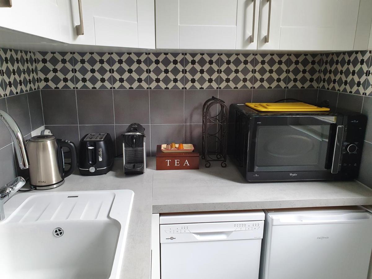 אקס-לה-באינס Appartement Cosy Au Calme Et En Centre Ville מראה חיצוני תמונה